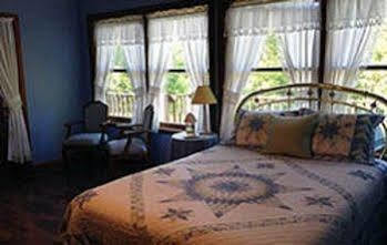 The Yorkshire Inn Phelps Екстериор снимка