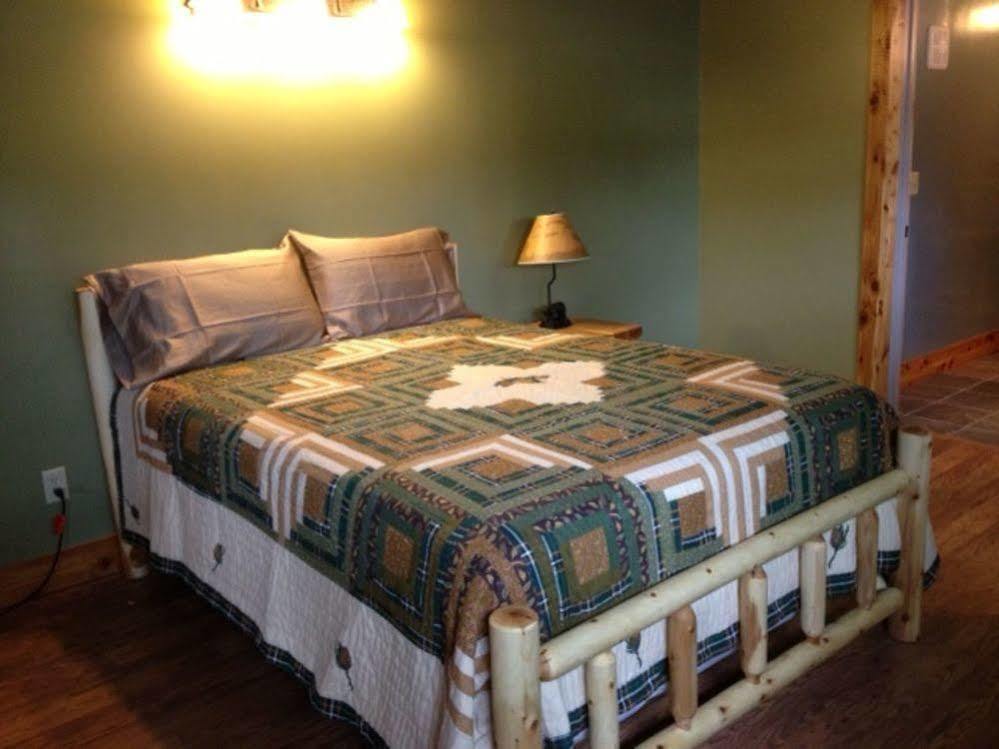 The Yorkshire Inn Phelps Екстериор снимка